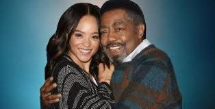 Ladyy_AsA's tweet image. Ok #SoapTwitter I want to see something What familial relationship stays with you that even if it was reveal they weren’t the bio parent they still were their parent no matter what. Bo/Shawn Lani/Abe Lily/Neil what are some others? #AMC #GH #OLTL #Days #YR #BoldandBeautiful #ATWT