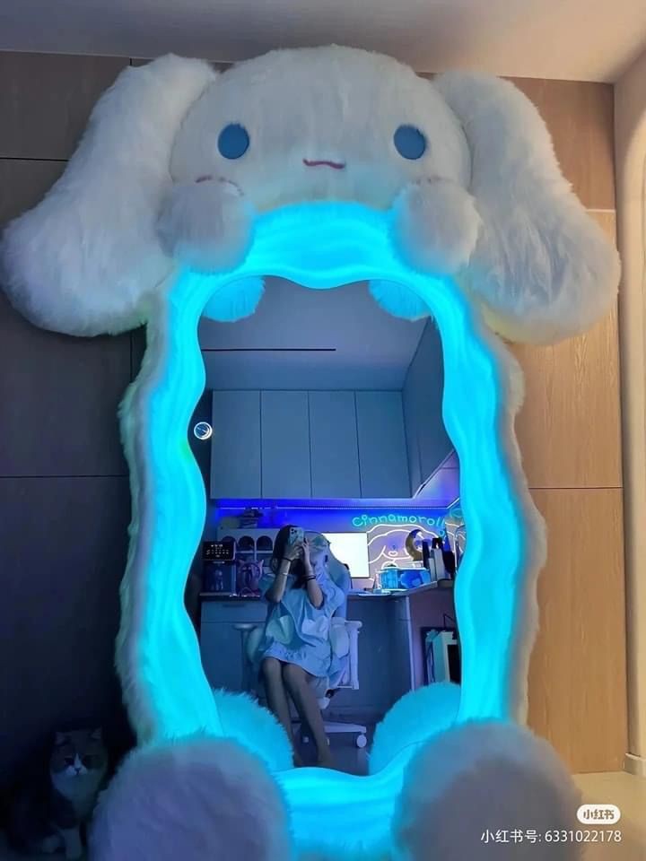 lovesickdoe's tweet photo. giant cinnamoroll mirror https://t.co/nbNN3jt6ZX