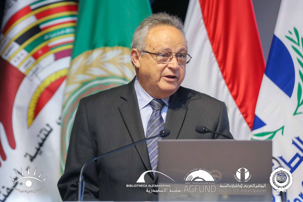 معالي الدكتور أحمد زايد مدير مكتبة الإسكندرية <a href="/bibalexOfficial/">Bibliotheca Alexandrina - مكتبة الإسكندرية</a>: 
"إن تأثيرات الثورة الصناعية الرابعة متعددة ومتعاظمة على الأجيال الجديدة في العالم العربي في ظل البحث عن مستقبل يتم من خلاله استغلال تلك التقنيات الحديثة والإفادة منها مع التأكيد على تجنب آثارها السلبية التي تتجاوز
