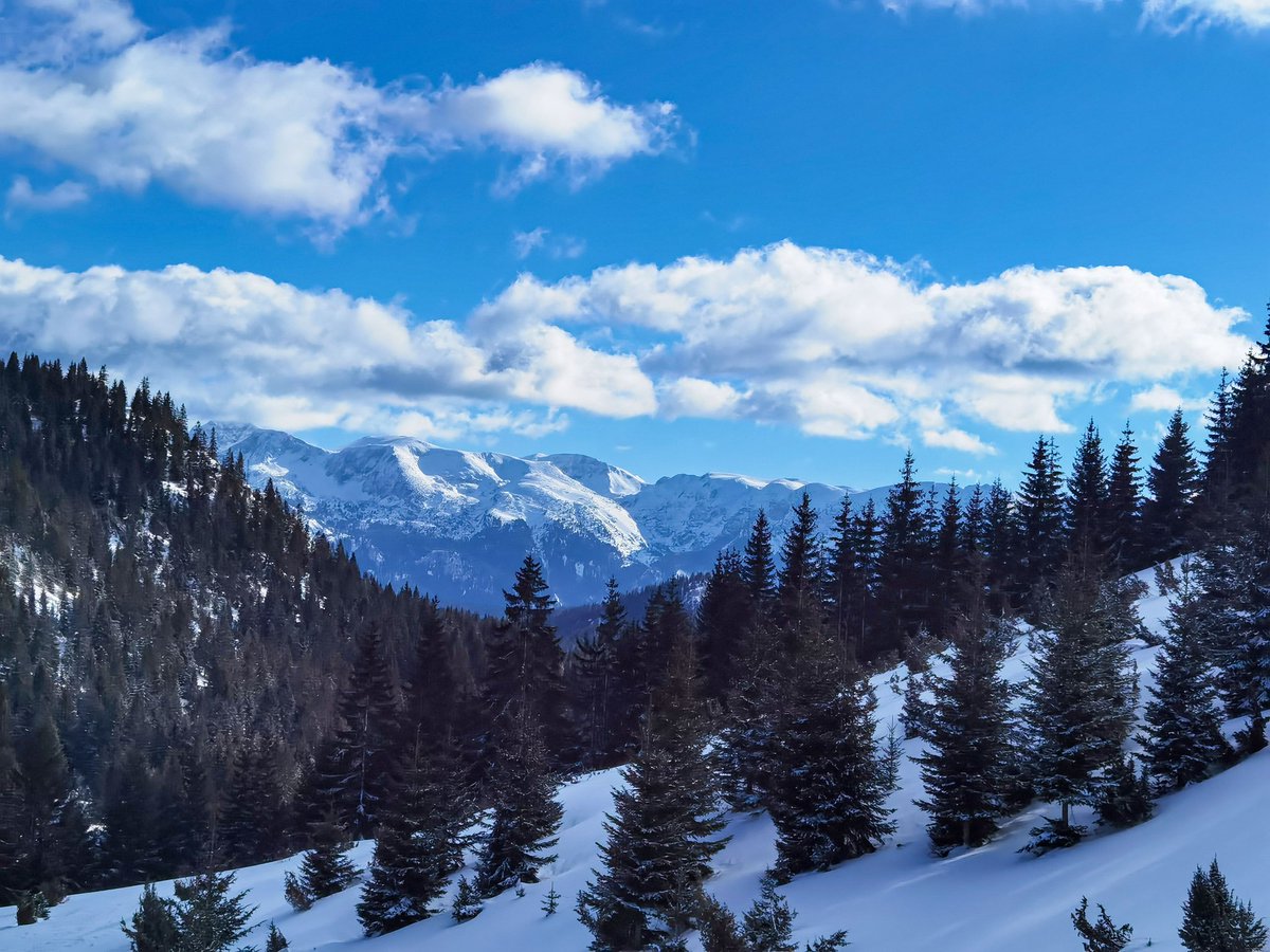 Pamje magjepse nga fshati Bogë 🥇🇽🇰⛰️🏞️ ° #visitpeja #pejatourism #peja #rugova #rugovamountains #nature #naturewonder #kosova #visitkosova #snow #travel #OutdoorAdventures #traveldestination #travelinspiration #tourism