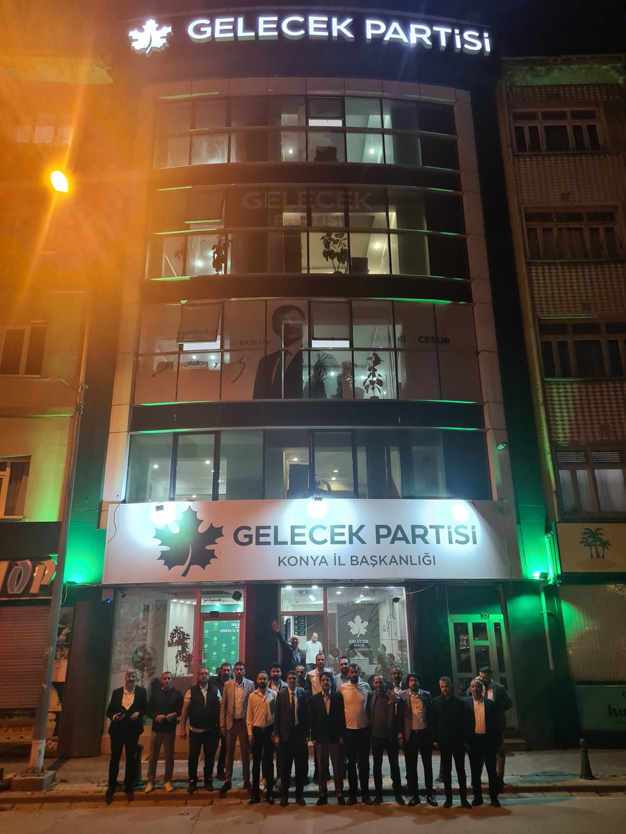 Hocam Asla Yalnız Yürümeyeceksin...
<a href="/GelecekPartiTR/">Gelecek Partisi</a> 
<a href="/Ahmet_Davutoglu/">Ahmet Davutoğlu</a>