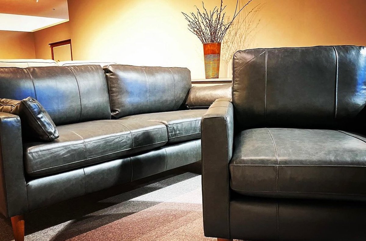 We offer some of the finest leather options on a wide range of styles. Nothing says luxury like leather! 👏💫 
📸: @ambersfurniture 
•
•
•
#besthomefurnishings #mybesthome #bestchairs #best #interiordesign #leather #brickandmortar #sofa #chair #love