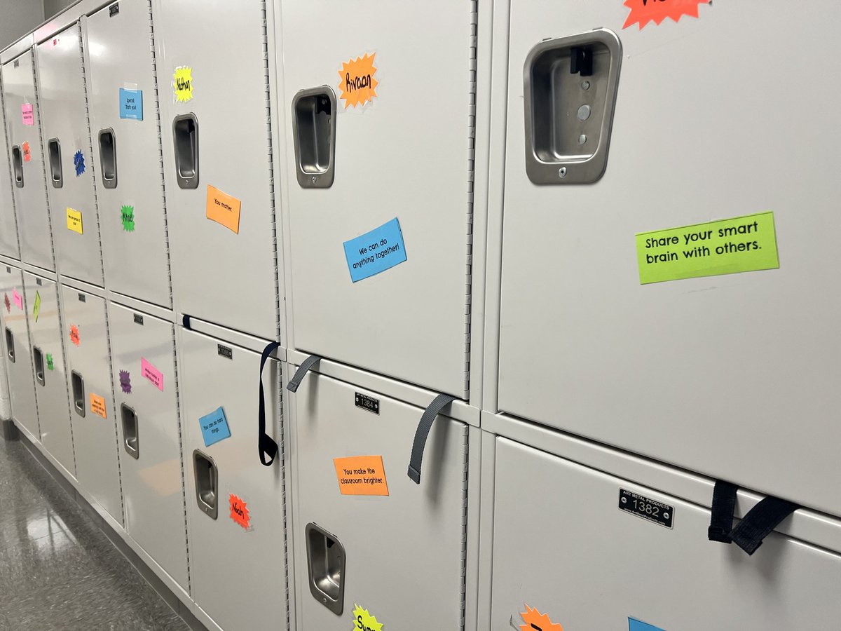 ms_grinham's tweet photo. Kindness Week at CBES with kindness notes to welcome Firsties on this snowy morning. #FabulousFirsties https://t.co/luq99luIMF