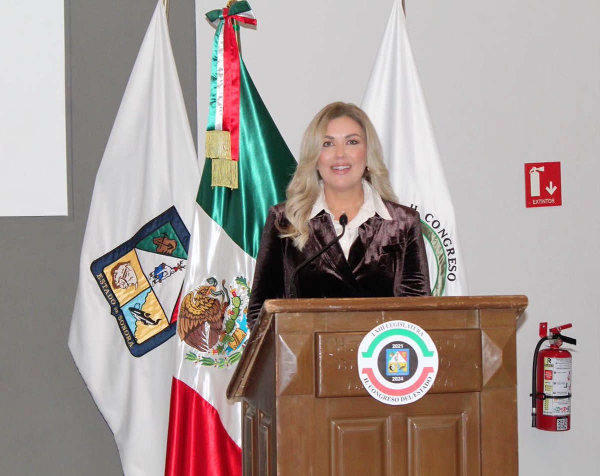 Respecto a las reformas constitucionales presentadas por el Presidente de la República dejamos claro que cualquier reforma que beneficie a México será respaldada sin reservas, y aquellas que perjudiquen serán rechazadas. 

facebook.com/share/QM1SB9ff…?