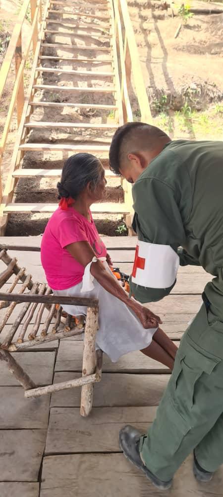 Pampan232's tweet photo. #13Feb|| En unión cívico militar se lleva a cabo atención médica y social a la población de la Guayana Esequiba, la #FANB al servicio del pueblo. https://t.co/UwIq6Sw56N