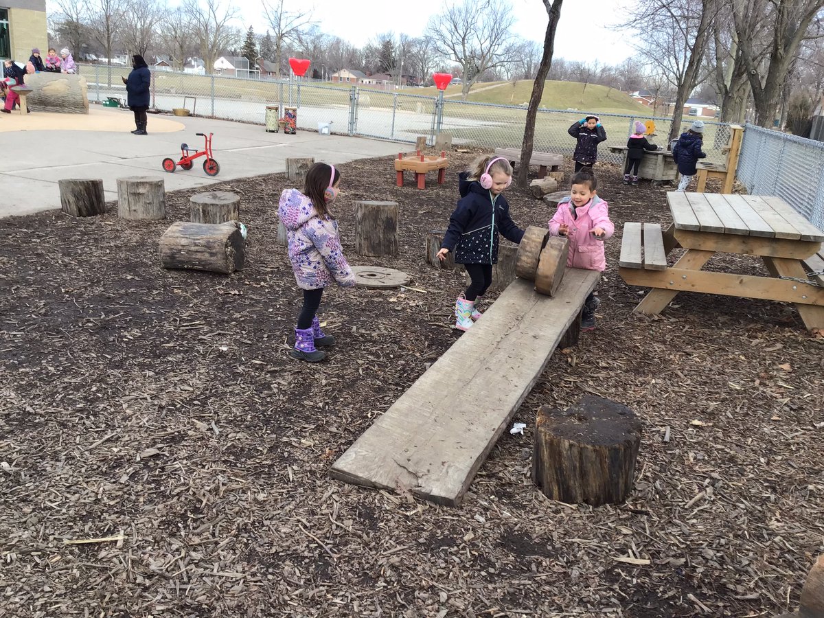 JBrentECE's tweet image. #LetThemPlay &amp;amp; #FadeInFadeOut with language of learning. Authentic, rich, meaningful learning happens when the child is fully engaged through interest. M &amp;amp; K continued to test their theories and inspired peers to do the same. And we’re all too happy to roll with it😄 #WholeChild