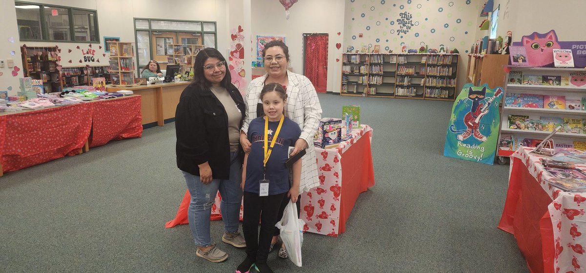 Our Cleburne ISD students, teachers, and families l❤️ved their school bookfairs last week! #adamselementary #irvingelementary #gerardelementary #greatnesseverywhere #scholasticbookfairs #librarylove #loveyourlibrary