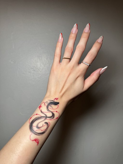 Watch Victoria Salvatore's leaked NSFW photo on TwXstars