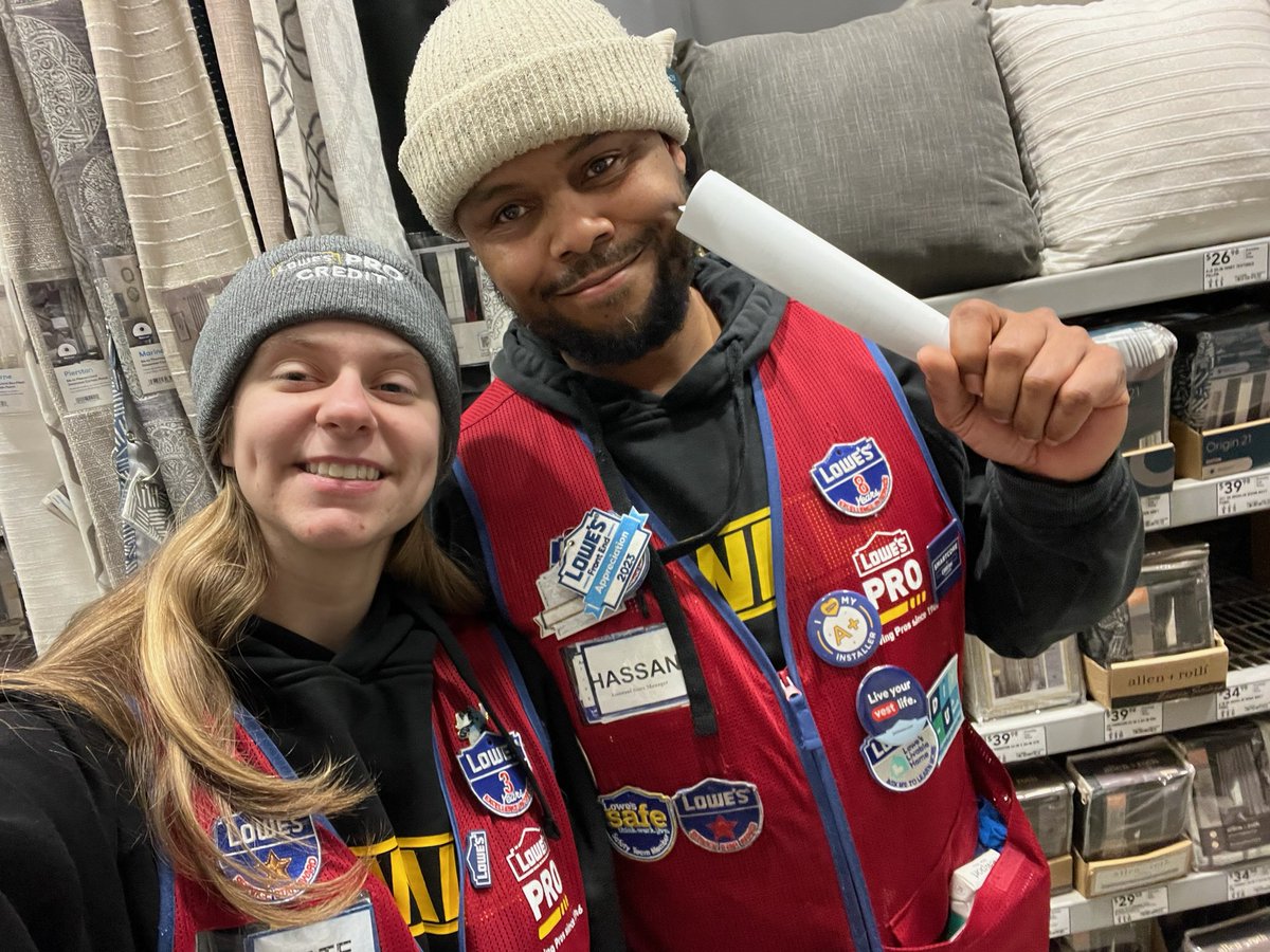 When your PRO Specialist shows up to work dressed like you. That let me know we were going to have a great #ALLIN meeting! <a href="/Ingram5Curtis/">Curtis Ingram</a> <a href="/Jay__Venegas/">Jay Venegas</a> <a href="/AngStace2904/">Angela Stacey</a>