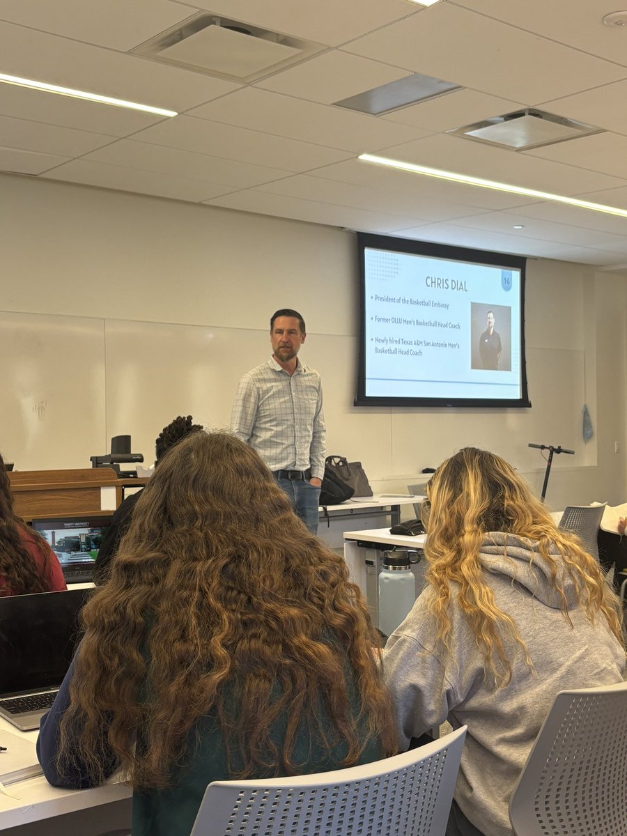Grateful to @ChrisDial79 of the @bballembassy for speaking with the @Trinity_U #SportInEngland class about his perceptions (as a hoops coach) of referee abuse and especially abuse heaped on female sports officials. His message: organizational leadership matters. #RefereeAbuse