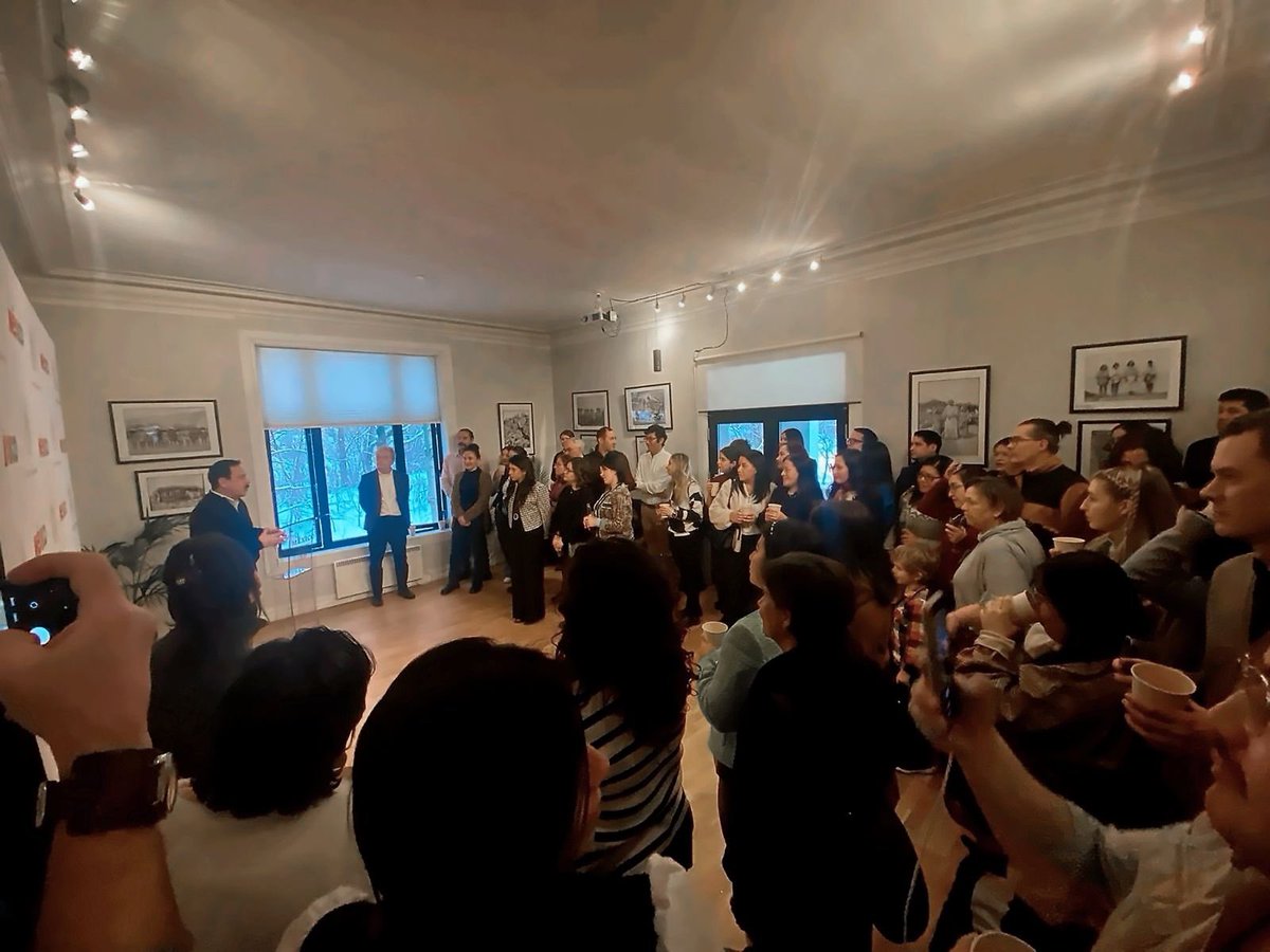 Hoy con mucho gusto recibimos a 100 miembros de la comunidad mexicana 🇲🇽 aquí en Noruega 🇳🇴, para compartir unos ricos tamales por la pasada celebración del Día de la Candelaria, así preservamos nuestras tradiciones y costumbres. 

#MéxicoEnNoruega