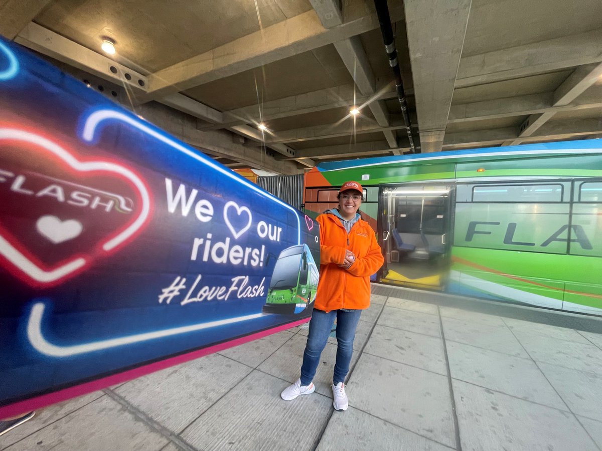 MCDOTNow's tweet photo. 💖🥰Happy #ValentinesDay🥰💖
Today, MCDOT outreach teams will be at the Silver Spring Transit Center to show rider and @RideOnMCT 🚌driver appreciation❣️
During the morning and evening rush hours they'll be passing out #LoveFlash💝chocolate 🍫bars. @MontgomeryCoMD #ridetheflash https://t.co/6cO8FAgUYG