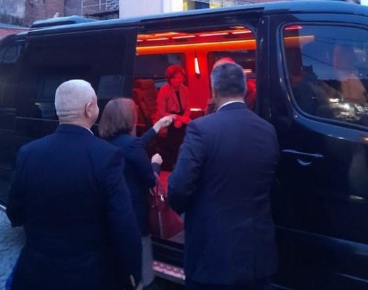 Neden Ayşe Ünlüce olmanalı? 

#nebihatipoğlu #eskişehir 

balyozhaber.com/?sec=2&yazarid…