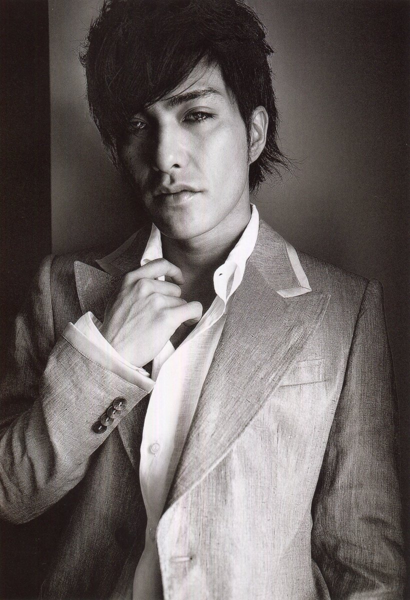 kazuki_fans_usa's tweet photo. New Post! 10 Photos from “Actors Style” Magazine (2006)
#北村一輝 #kazukikitamura
#北村一輝さん #japanesemagazine
Follow the link to see more.
↘️
https://t.co/HWCSC8OOwJ https://t.co/g5fDBjleVh