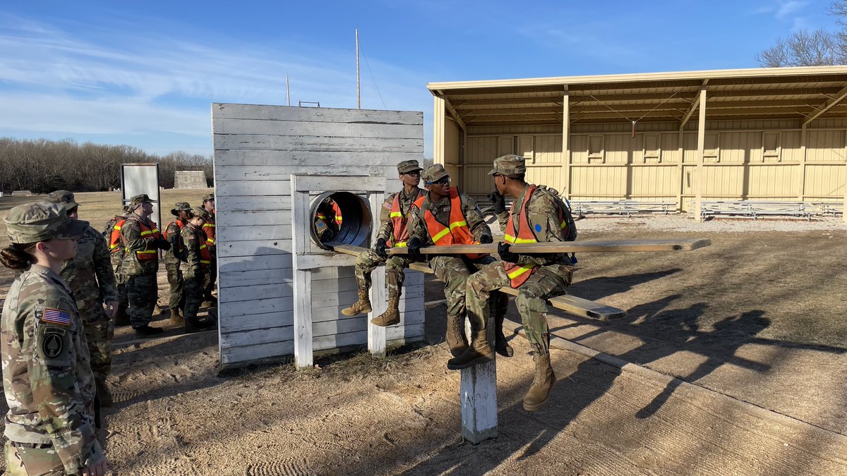 Executed during the early weeks of #BCT and #OSUT, the Team Development Course encourages teamwork and problem-solving skills while building on one another's strengths and weaknesses! #VictoryStartsHere #TrainingTuesday [📷: @DCO787MPBN] @usarmy @tradoccg @tradoccsm @usacimt