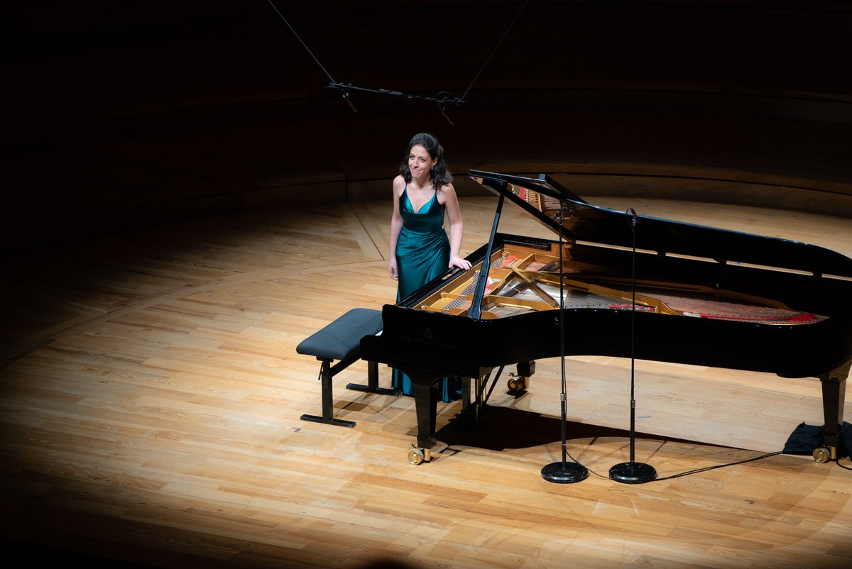 C'était ce soir, le beau récital de @BeatriceRana avec entre autres l'énigmatique Cipressi de Mario Castelnuovo-Tedesco. © C.d'Hérouville / Philharmonie de Paris