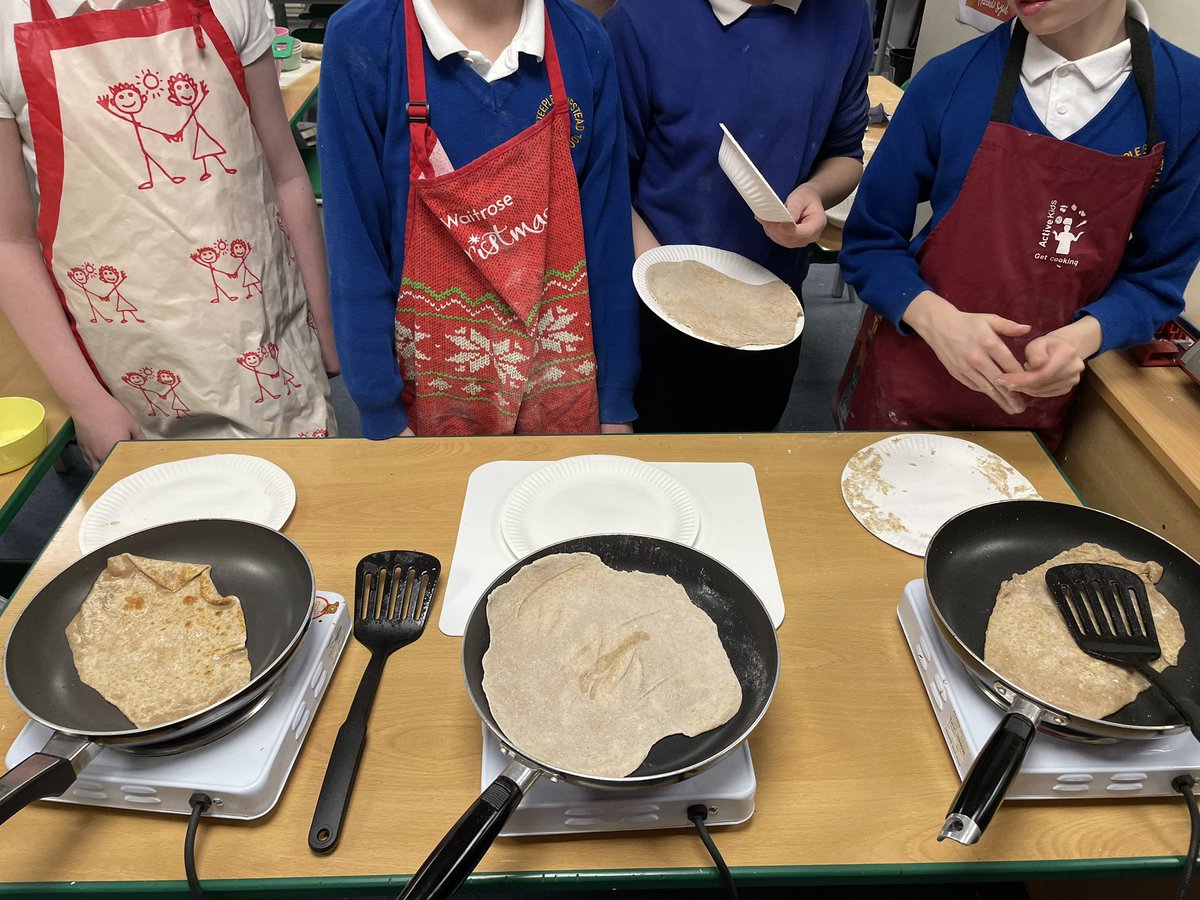 @UnitySchoolsP @baronbedford A great afternoon in Y6 making chapattis and a cumin spiced topping to add to our Lentil Dhal! Still so many lovely flavours (and aromas) to come around Steeple this week too!