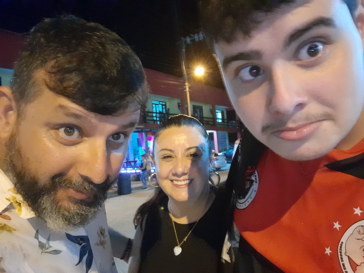 Ser feliz com as pessoas mais importantes das nossas vidas, transforma um carnaval inesquecível. 

❤️😍