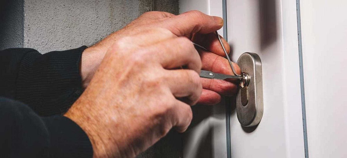 lockrightuk's tweet image. Wakefield Superior Locksmiths  offer a complete range of locksmith services including Lock Repairs and Replacement, Broken Key Removal, Repair of uPVC Locks and Mechanisms and more. ez3.uk/A27vu
#LockRepairs #EmergencyLocksmith #BoardingUp #WindowRepairs #DoorRepairs