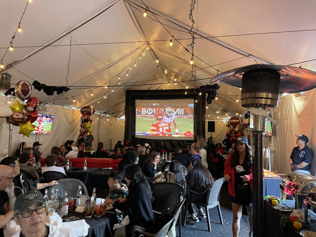 DjViciouslee's tweet photo. Super Bowl party ๐ #djviciouslee #dj #djs #mobiledj #mobiledjs #goodmusic #superbowl #SuperBowl58 #goodfood #freedrinks #montyssteakhouse #woodlandhills #greatservice #workandplay #imadj #football #nfl #greatparty #goodday #fun #bestparty
#livemusic #liveband https://t.co/bY5eiYbHf4