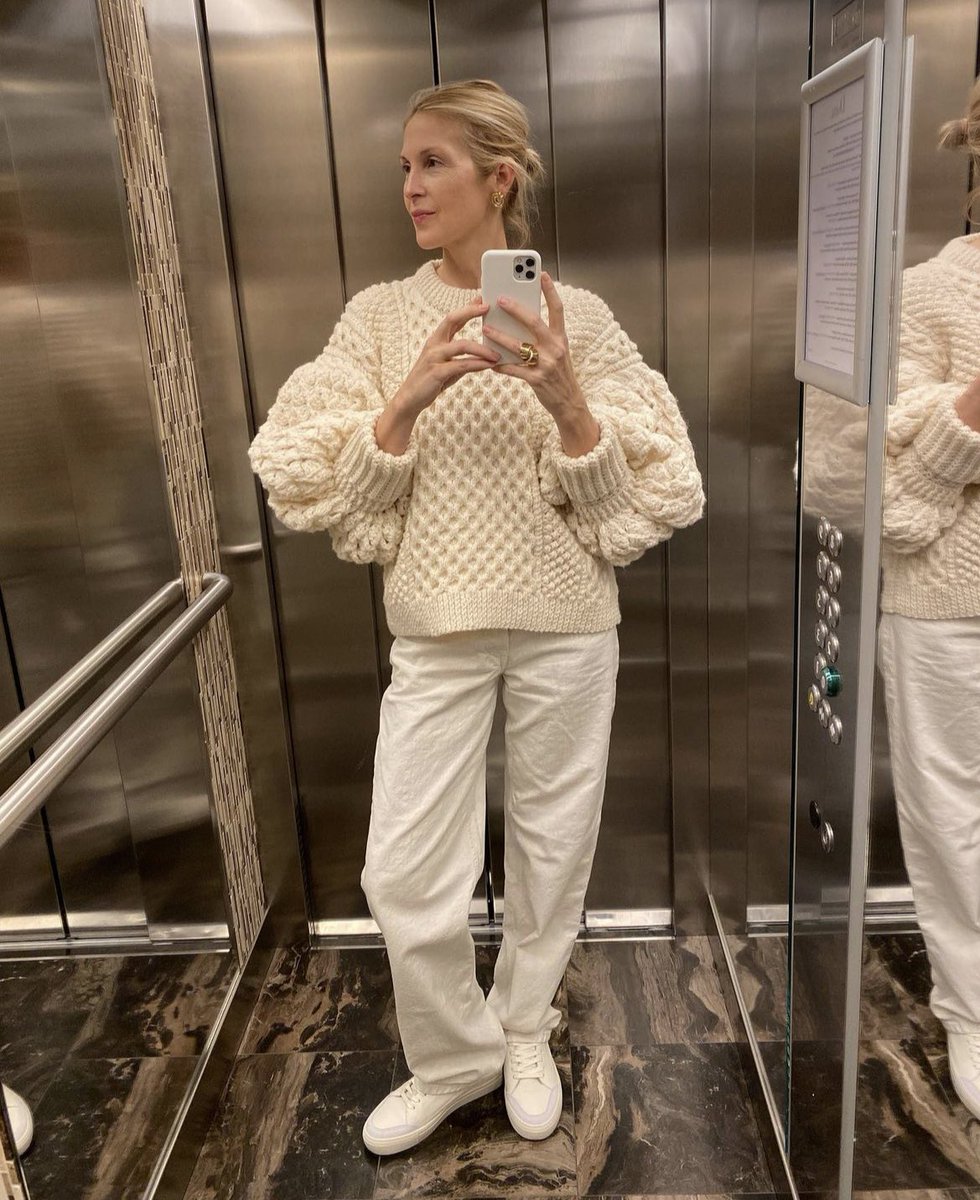 muglare's tweet photo. Lovee a good Kelly Rutherford elevator fit check https://t.co/WT7RyVGprJ