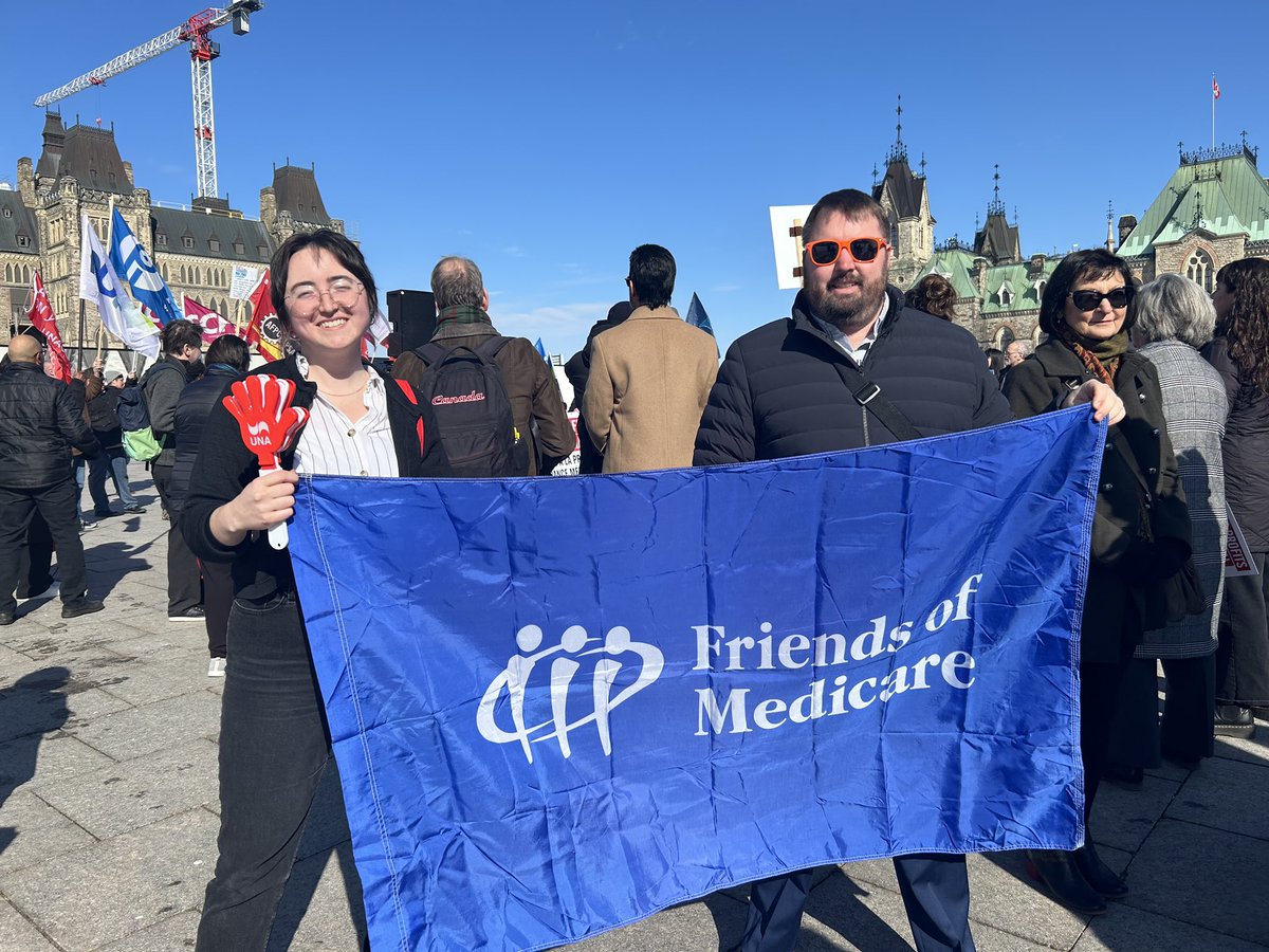 FriendsMedicare's tweet image. Health care advocates SHOWED UP today in support of #PharmacareNOW &amp;amp; our universal Medicare! 👏✊

FOM was proud to stand with @HealthCoalition, workers &amp;amp; activists from all across the country to call for the public health care we deserve!

#ProfitDoesntCare #HealthAndHope