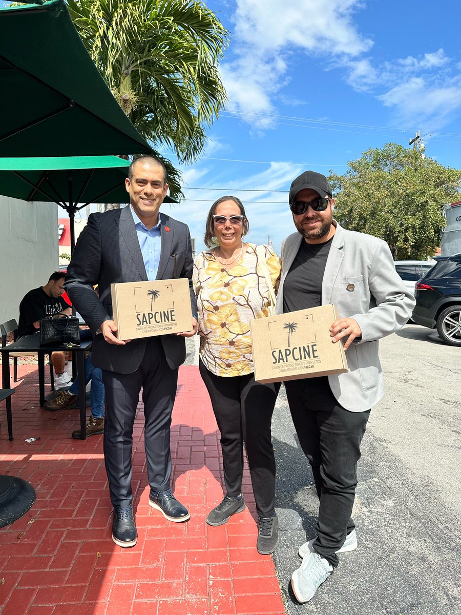 As councilman for District 11 Miami Dade County, I met with @Hleapborrero @SAPCINE @ChristianossaFilm who are interested in involving new generations in film development and creation along with film enthusiasts from our community in District 11 and Dade county. My commitment is
