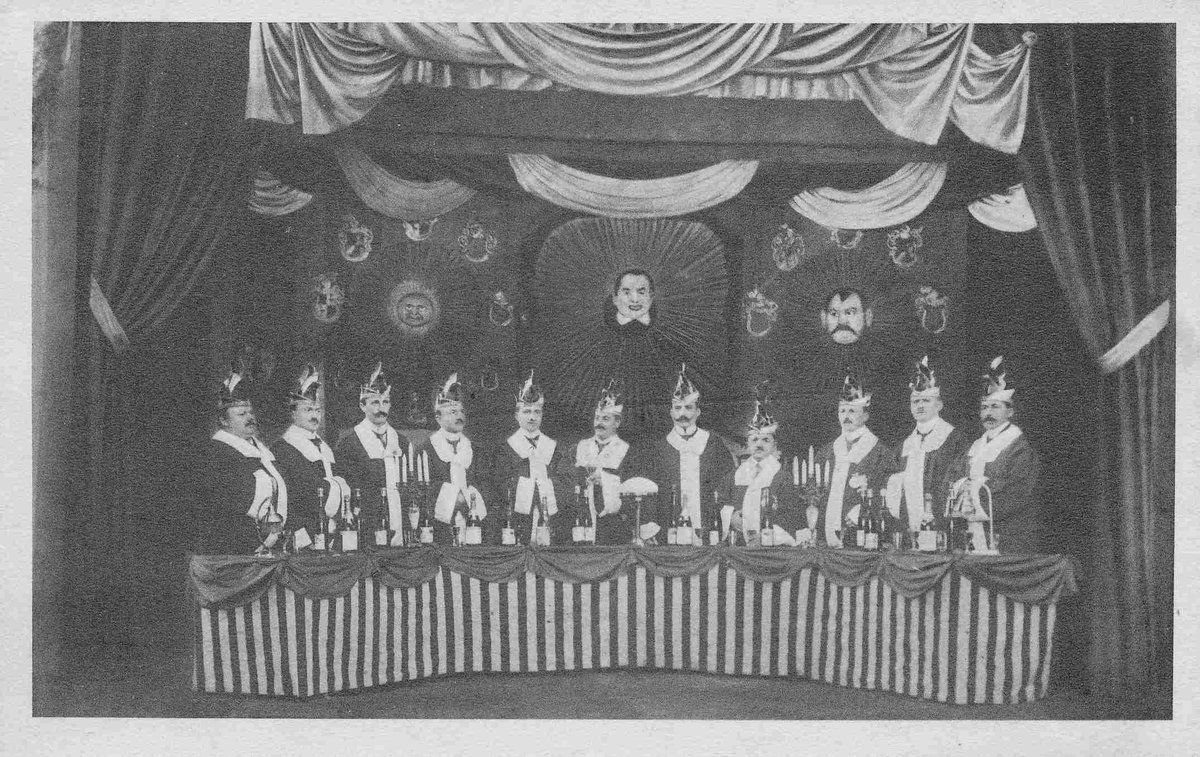 StAr_Montabaur's tweet photo. Zum Abschluss v. #Karneval haben wir noch folg. Fotos  entdeckt: 

F. 1: Eine Gruppe verkleideter Jugendlicher versammelt sich 1932 vor dem #Karnevalszug gegenüber dem #Kolpinghaus

F. 2: #Elferrat v. #Montabaur 1913

F. 3: #Zug 1952 oder 53

#helau   
#Alaaf 
#Fastnacht https://t.co/iZXADGKSkJ