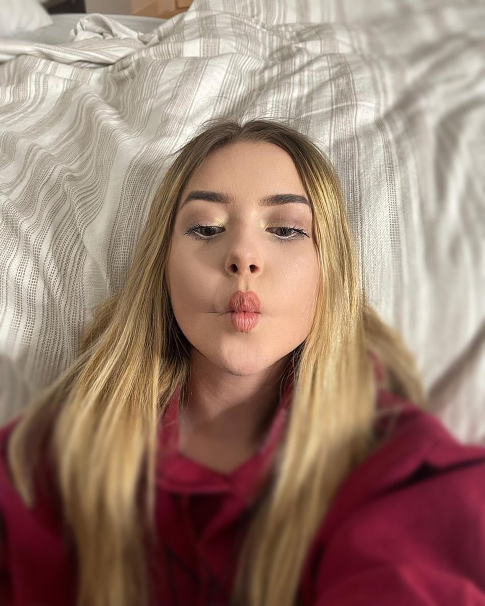 Olivia80149946's tweet photo. If you want to get free nudes! Retweet my post and don't forgot to follow and Add me on snap chat for free nudes #Horny #nude #sexting #cumtribute #tribute #dickrate #cocktribute #slut #cumslut #Nswf #daddy https://t.co/nX9cipFlGj
