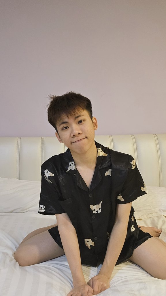 小藍の羽 tweet media