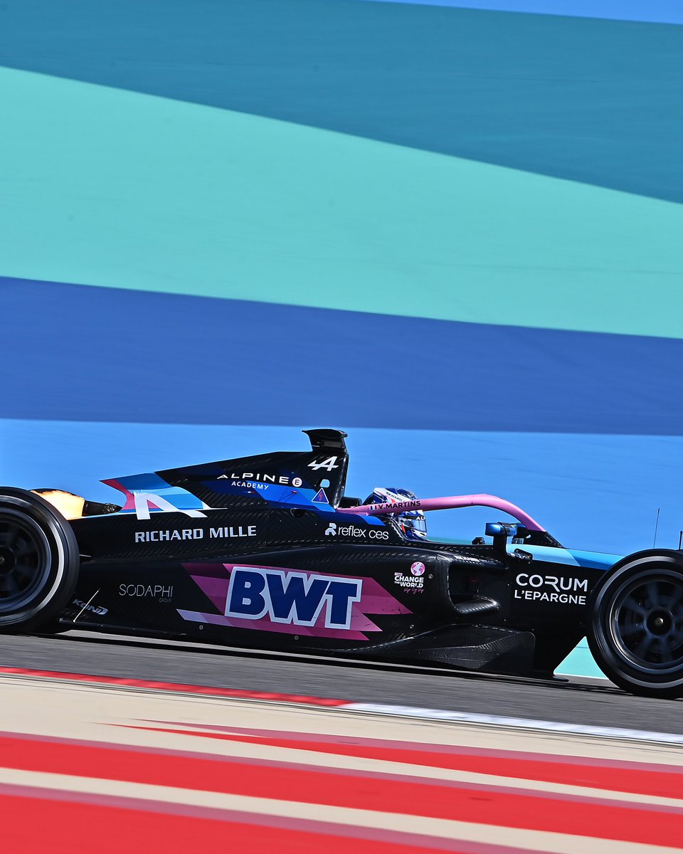 AlpineF1Team's tweet photo. Back on track for our @formula2 and @Formula3 drivers this week 🤩

New cars, new liveries and the same determination ahead of an intense season 💪

📸 Formula Motorsport Limited / James Gasperotti https://t.co/nwBsFJtFZr