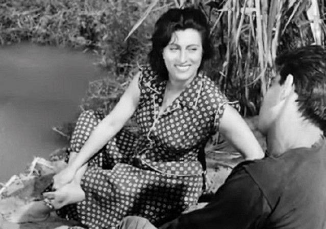 Longtemps invisible, «Bellissima» de Luchino Visconti ressort dans une superbe restauration. Avec Anna Magnani qui veut réaliser ses rêves de fortune, de gloire et de cinéma à travers sa fille qui en souffre. Un film puissant à la charnière du néoréalisme et des futurs mélodrames
