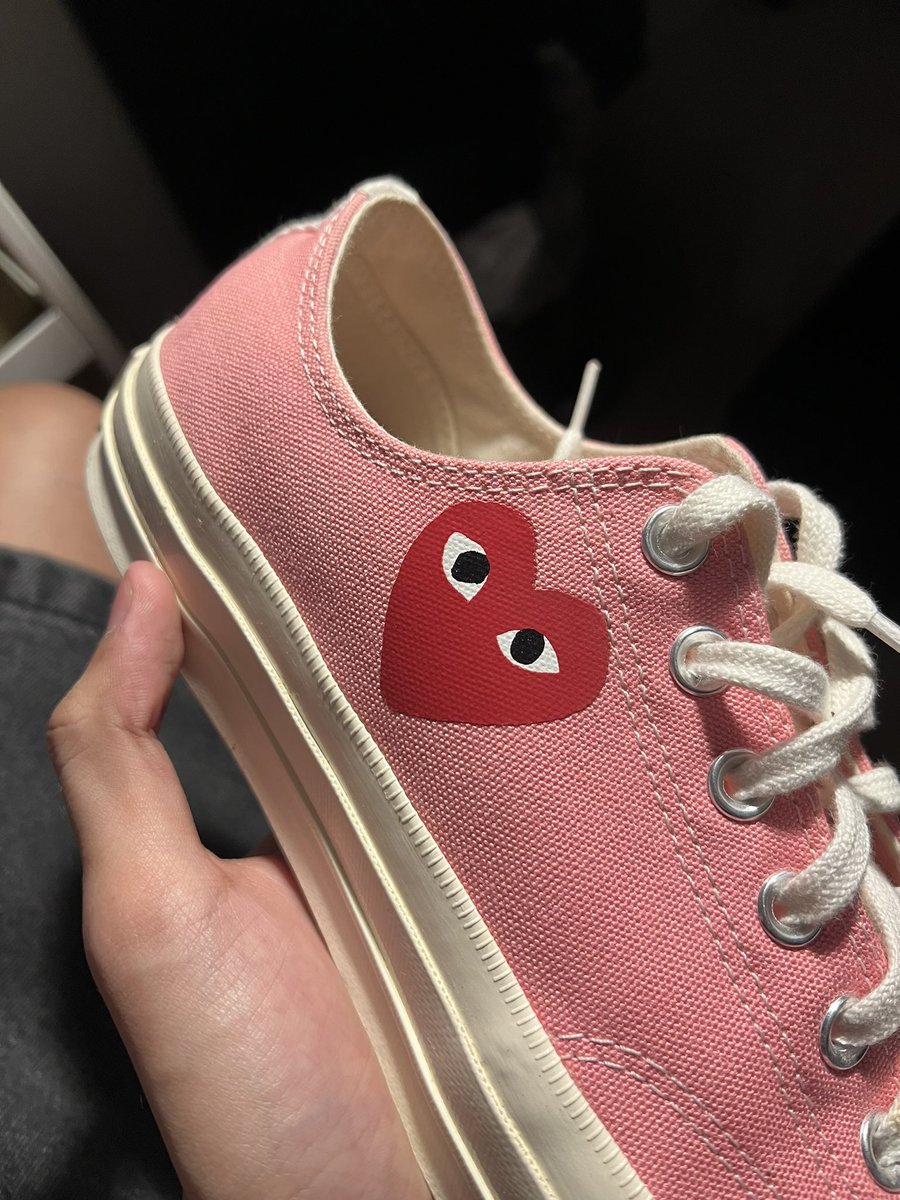 genesis_redido's tweet photo. FOR SALE! 🔔
CDG PINK 
Size: EUR 44/ US 10
Orig Price: 13,800
Price: 7k

*w box, just fitted
*used once at photoshoot https://t.co/ZjIfKHbBba