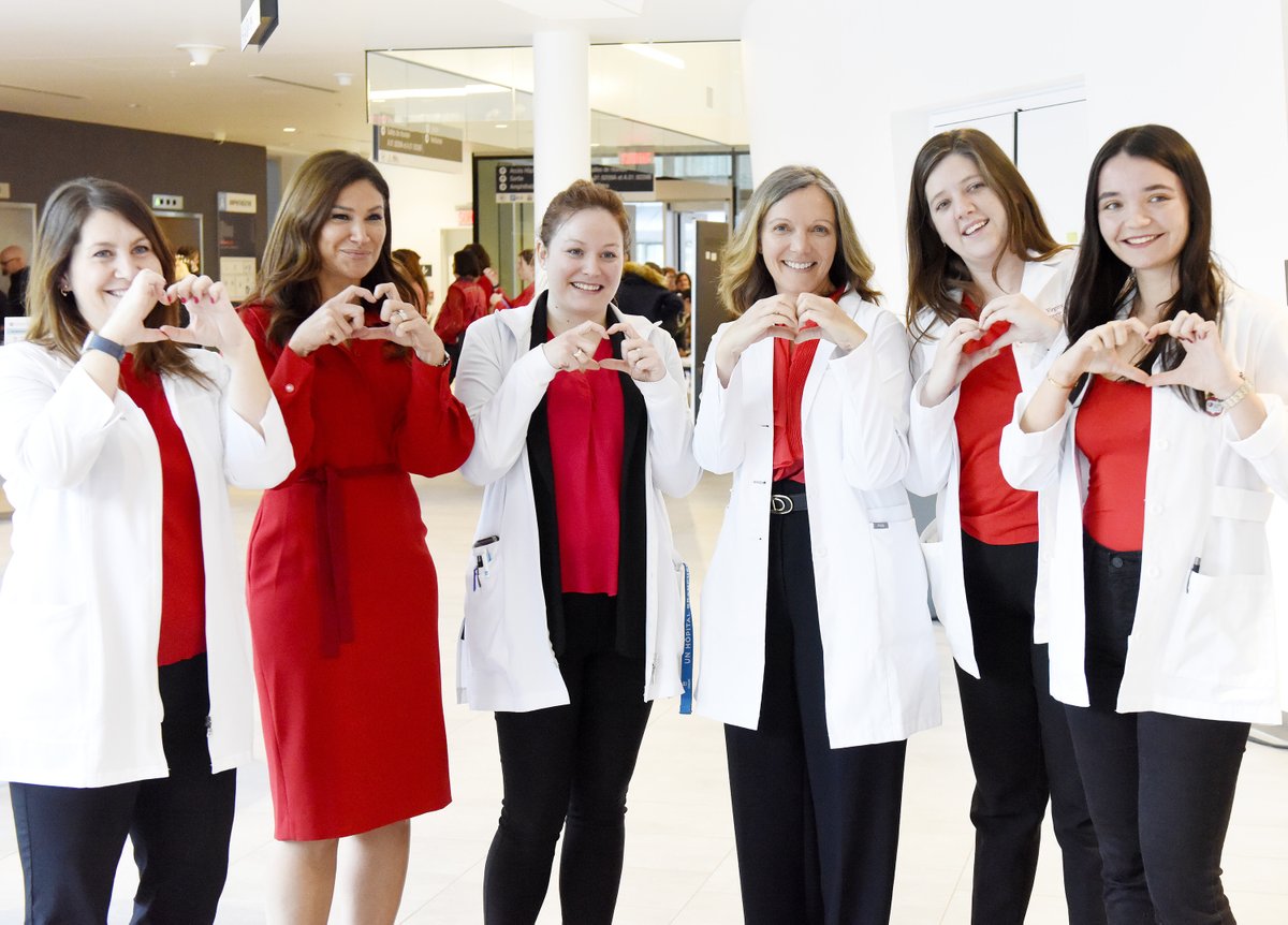 chumontreal's tweet photo. Toutes et tous ensemble pour la santé cardiaque des femmes. #TLMenrouge au CHUM aussi avec le Concert santé #CardioF https://t.co/HI6Wes2EUO