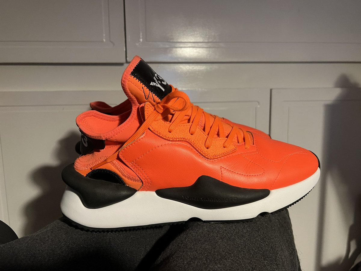 genesis_redido's tweet photo. Y3 Kaiwa Orange
Size: US 10.5
Orig Price: 25,000
Selling Price: 15,000

*bought at solaire Y3 Store
*no box, just paper bag
*used once also at photoshoot https://t.co/jc2TUyLOLS