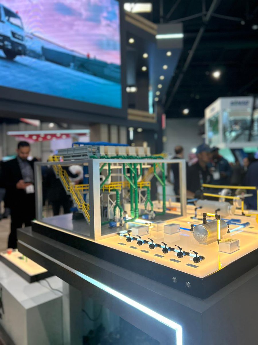 DepOfBiology's tweet image. ✨رحلات ميدانية✨

في نشاط منهجي مميز🤩
قامت طالبات مقرر الأحياء الدقيقة للبترول والمعادن بقيادة الدكتورة حنان شقرون
بزيارة إثرائية للمؤتمر الدولي لتكنولوجيا البترول في دورته السادسة عشر،المنظمة بالتعاون مع أرامكو السعودية تحت شعار &quot;الابتكار حل يقود التحول&quot; 

#IPTC @iptc_net_org