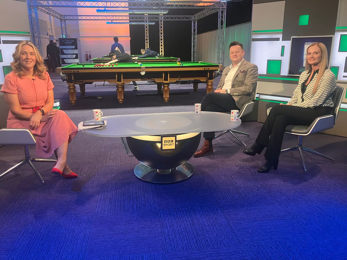 It’s back / Mae nôl 🎱 So good to be back at Venue Cymru with brilliant guests and fans! Join us for live daytime/evening and nighttime highlights on BBC2 Wales. @Magician147 @evans_reanne @BBCSportWales