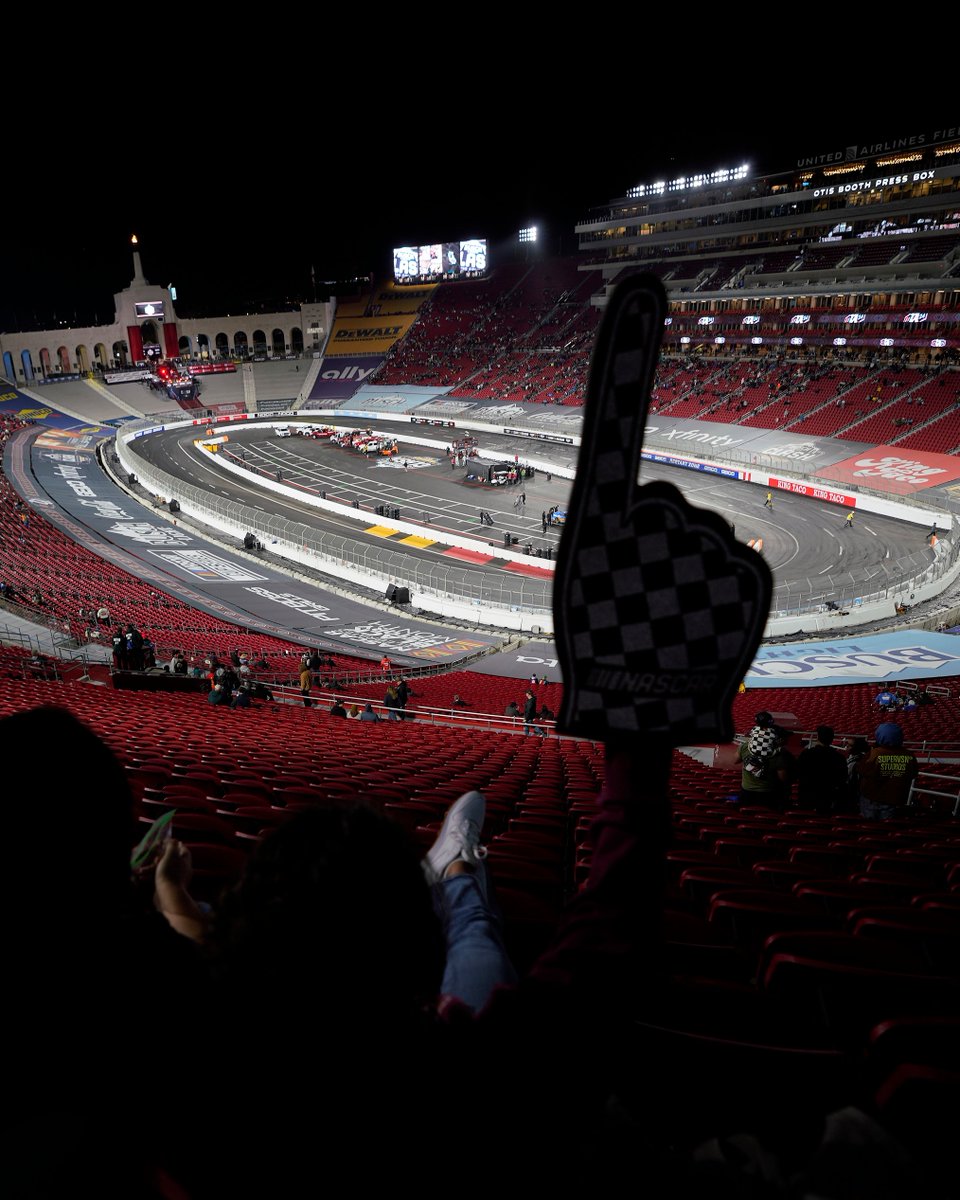 nascarclash's tweet photo. Our fans are #1 in our hearts 🫶
#BuschLightClash https://t.co/KHhW0t5JgH