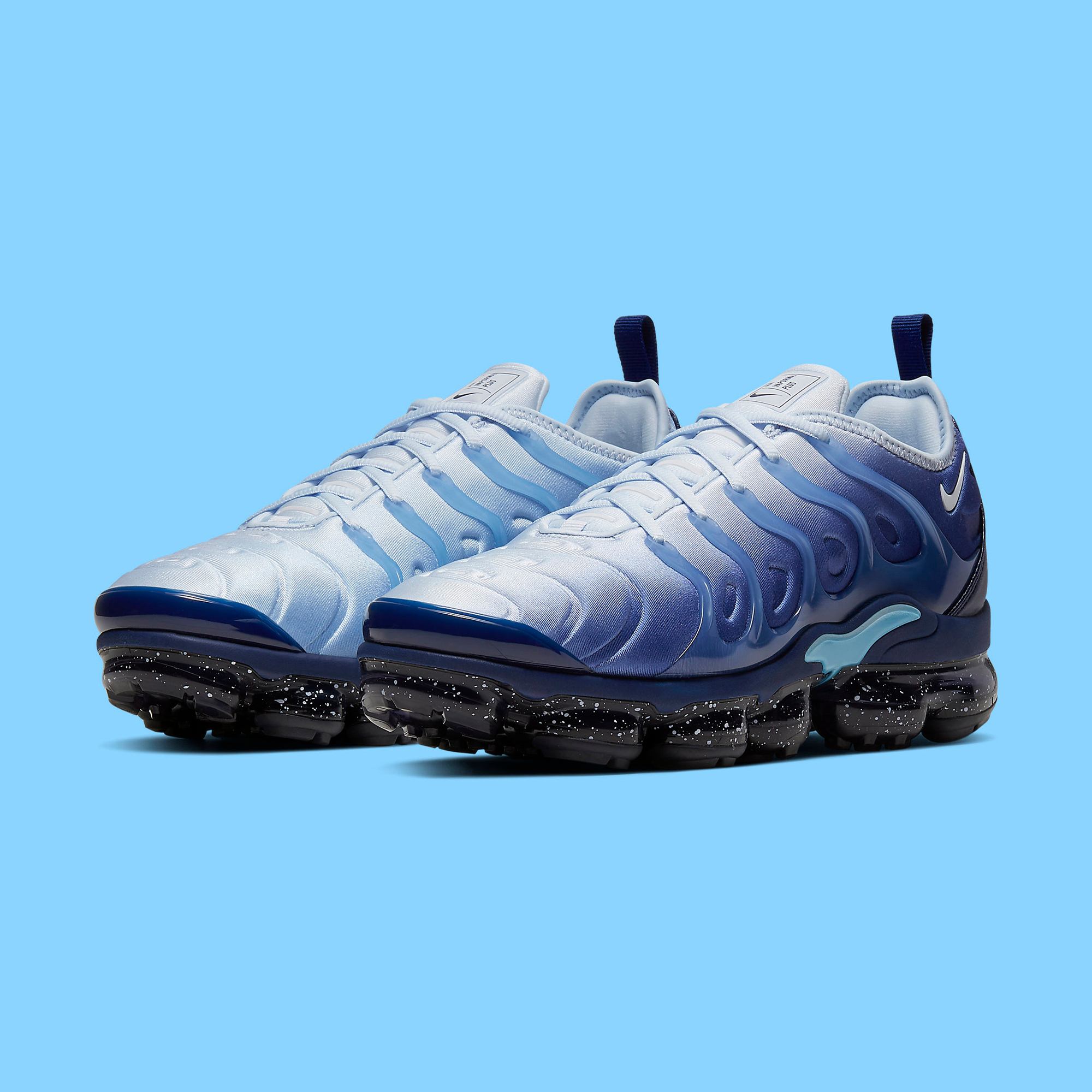 House of Heat on X The Nike Air VaporMax Plus Blizzard Returns Spring 2024 SEE MORE https t 1RePKCEDAy https t O0JW7GYzQI X