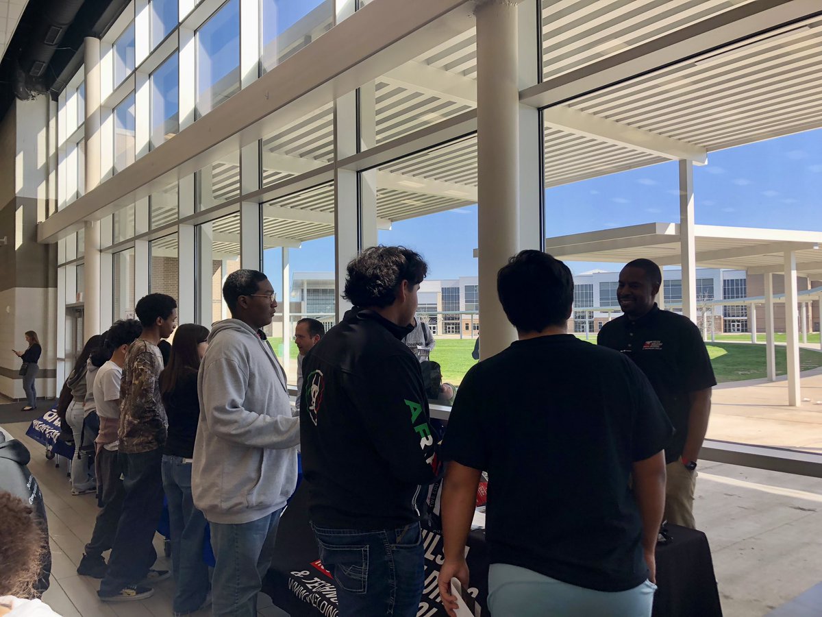 CyParkCCS's tweet photo. Cypress Park hosted a CTE Trade Fair at lunch today. There were representatives from Welding, Transportation, Business, and Financial Institutions sharing information with our tigers, so they can plan for their Next! 🐯🙌
@CypressParkHS @emdraudt https://t.co/dWHwl5iajC