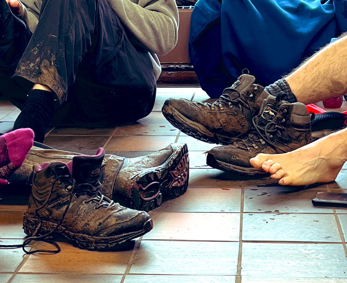ivan_merrell's tweet image. Not all superheroes wear capes! Some wear soggy walking boots and have blisters! The amazing @SolihullWalk have raised over £15k for @CureLeukaemia 34 miles Harriers to Solihull Moors! @khfcofficial @SolihullMoors