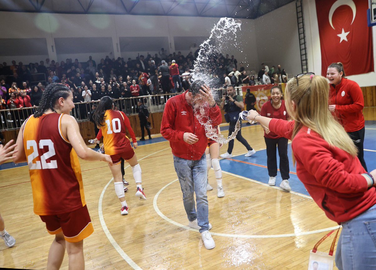 🏆 U16 Kız Basketbol Takımımız İstanbul Şampiyonu! 
#TebriklerKızlar 👏💛❤️

🔗 galatasaray.org/haber/basketbo…