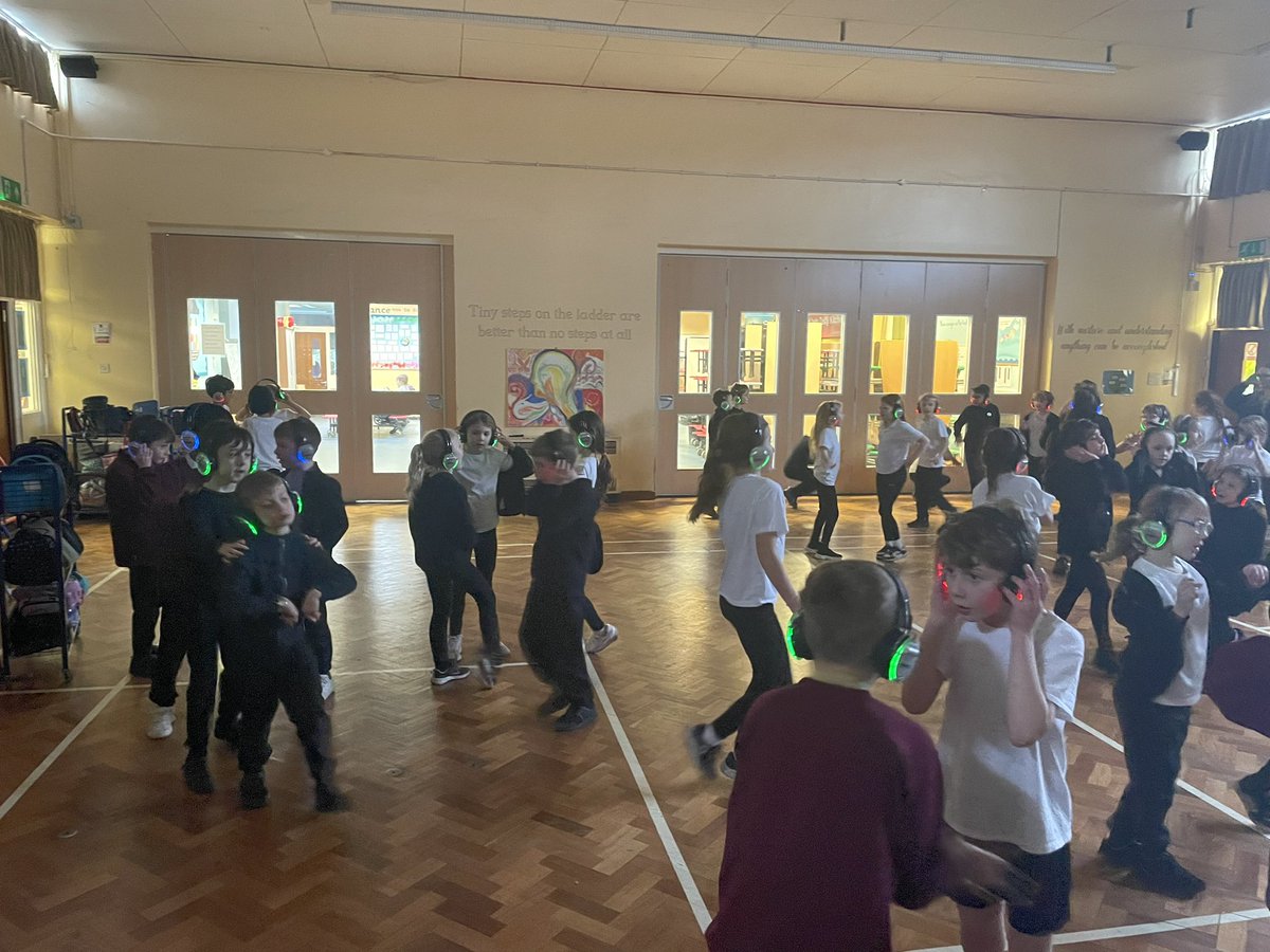 Miss Clutterbuck tweet media