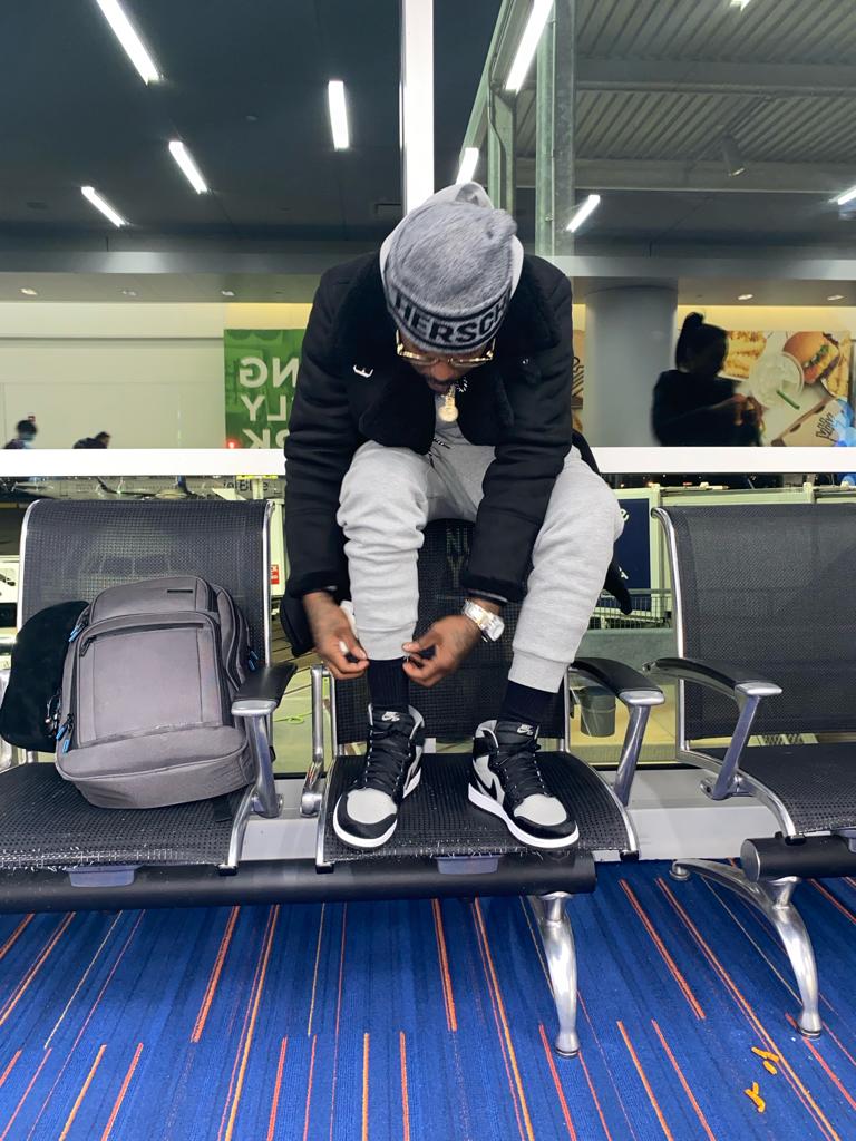 DougieFuego's tweet photo. - Pier Moves #BHMKOTD #BHMKOTD24 Jordan 1 High Twist 2.0 Gotta love the leather and special material. #FeetPieces Quick Flight with my #Samsonite handy. https://t.co/emkjrjPbQd