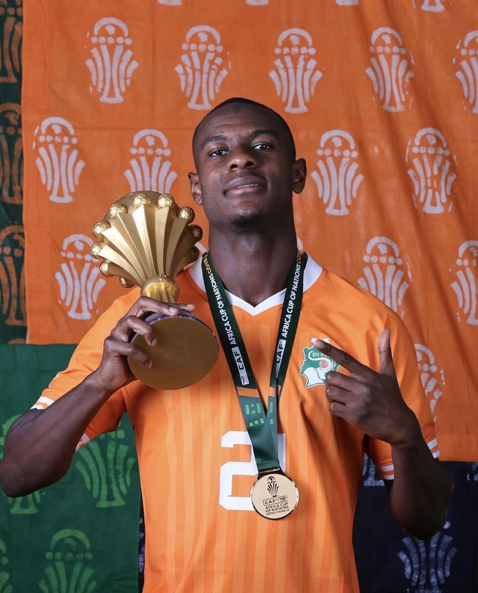 Hommage hautement mérité par nos Éléphants et leur encadrement technique pour avoir brillamment remporté la 34e édition de la Coupe d’Afrique des Nations de Football.
Le peuple est fier de vous !
