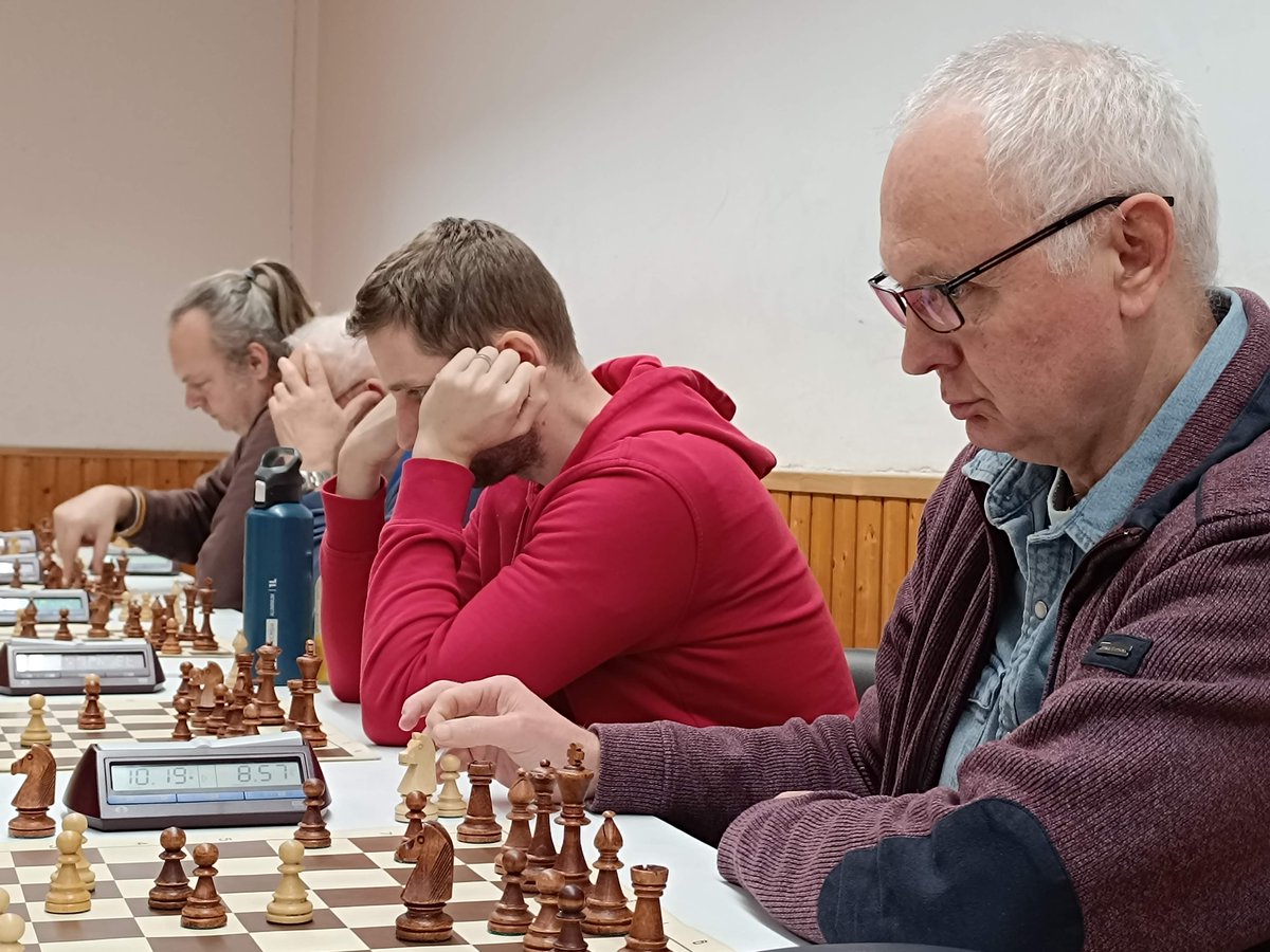Checkmate and Tactics puzzles - day 44 chess.com/blog/AttilaTur…