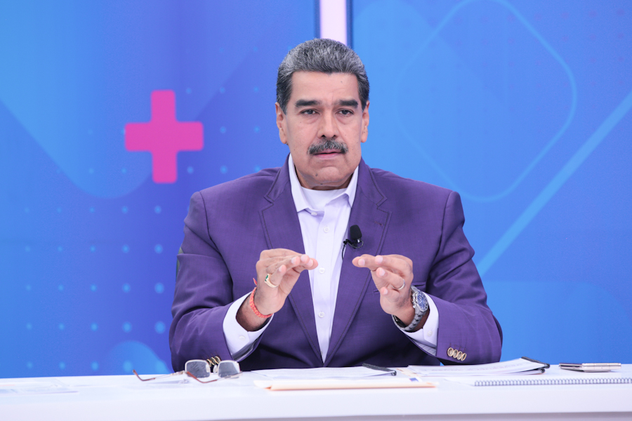 mippci_ven's tweet photo. 📢¡𝐀𝐬í 𝐥𝐨 𝐃𝐢𝐣𝐨!🇻🇪
Pdte. @NicolasMaduro: Estamos decididos a defender el derecho a la paz de la sociedad venezolana. Somos la garantía de paz, de la recuperación, de la restitución de los derechos de manera progresiva y del avance de esta juventud.
#CarnavalesFelices2024 https://t.co/ifAZXY0C8X