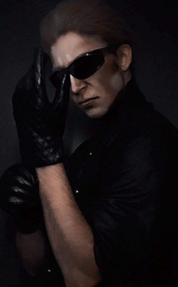 thatvampirate's tweet photo. I love love how my wesker cosplay turned out🥺🖤 can't wait to wear him with better glasses 💀 and a fixed hairline witg the wig https://t.co/Hwf8Zh4vTz