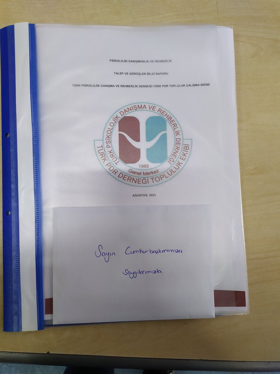 _tugce_ucr's tweet photo. Biz seçim öncesi MEB tarafından verilen sözün tutulmasını istiyoruz. Biz her çocuk psikolojik danışmana erişebilsin ve eğitimde fırsat eşitliği sağlansın istiyoruz. Okullarda bizi bekleyen öğrencilerimize kavuşmak istiyoruz
@RTErdogan
@e_ebulucu
@AlkanResit02
#OkullardaPDRAlarmı https://t.co/BVHbJpjzIK