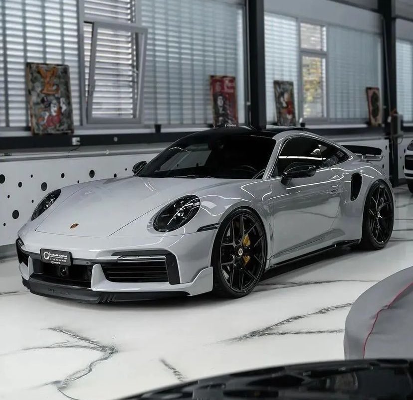 Jordan92338366's tweet photo. 992 TurboS 🩶 https://t.co/RPGP0H4gx9
